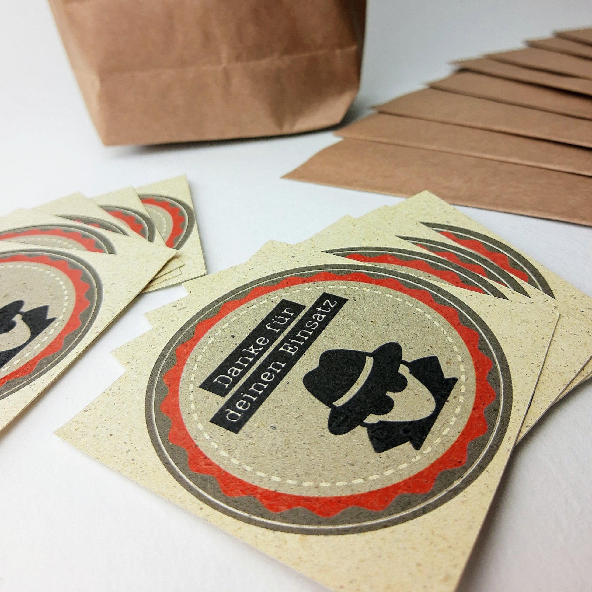 Nachhaltige Sticker/Aufkleber aus Graspapier für Motto Geheimagent/Detektiv Kindergeburtstag Party