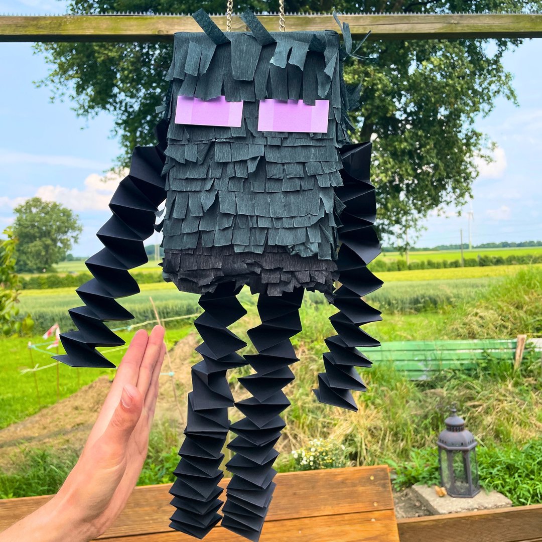 Block Kindergeburtstags Party - Enderman-Piñata - gebastelt - elmiki.de
