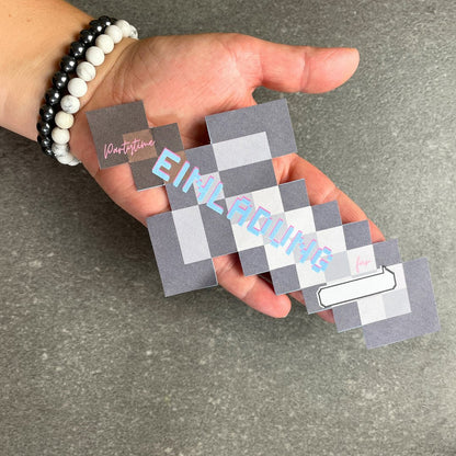 Einladungskarte mit Pixel-Schwert Grafik im Retro-Videospiel-Stil